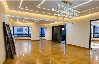 مساحات مكتبية - 5 غرف نوم - 3 حمامات للايجار في شارع مصدق - الدقي - الجيزة