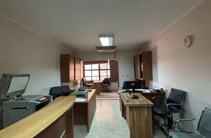 Apartment - 3 Bedrooms - 2 Bathrooms for sale in Nasr St. - Hay El Maadi - Cairo