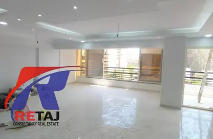 شقة - 5 غرف نوم - 3 حمامات للايجار في شارع مصطفي النحاس - المنطقة السادسة - مدينة نصر - القاهرة