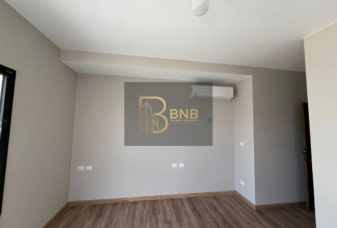 83674769 - Property Image 2