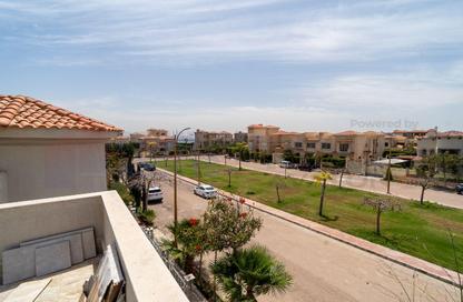 Villa - 5 Bedrooms - 7+ Bathrooms for sale in Alex West - Alexandria Compounds - Alexandria
