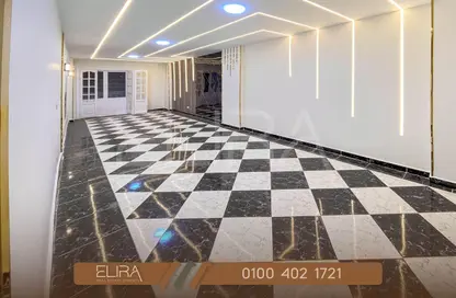 Apartment - 3 Bedrooms - 1 Bathroom for sale in Khalf Ibn Mosleh Al Arman St. - Miami - Hay Awal El Montazah - Alexandria
