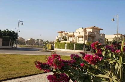 Villa - 5 Bedrooms - 5 Bathrooms for sale in Royal City - Sheikh Zayed Compounds - Sheikh Zayed City - Giza