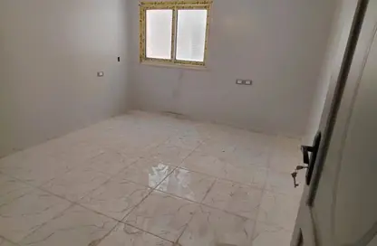 Apartment - 2 Bedrooms - 1 Bathroom for sale in Hassan Ma'moon St. - 6th Zone - Nasr City - Cairo
