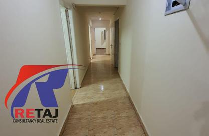 Apartment - 3 Bedrooms - 2 Bathrooms for sale in Mohamed Hassan St. - 9th Zone - Nasr City - Cairo