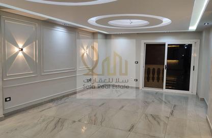 Apartment - 3 Bedrooms - 3 Bathrooms for rent in Nile Corniche St. - Al Agouza - Giza