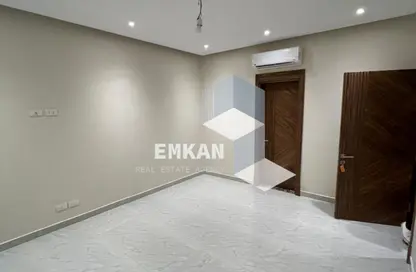 شقة - 2 غرف نوم - 3 حمامات للايجار في أكتوبر بلازا - كمبوندات 6 أكتوبر - مدينة 6 أكتوبر - الجيزة