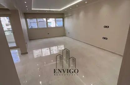 Apartment - 3 Bedrooms - 2 Bathrooms for sale in Tawfik Ahmed Al Bakry St. - 6th Zone - Nasr City - Cairo