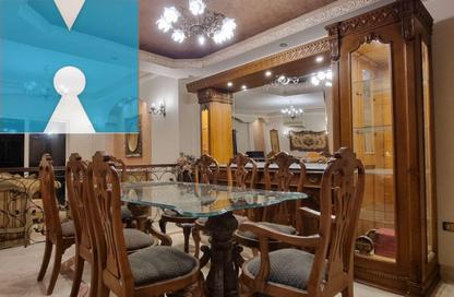 فيلا - 4 غرف نوم - 3 حمامات للبيع في حدائق المهندسين - الحي الرابع - الشيخ زايد - الجيزة