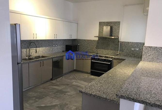 8633100 - Property Image 2