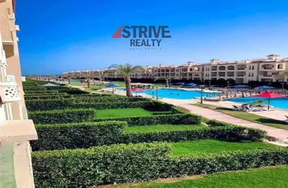 Chalet - 2 Bedrooms - 1 Bathroom for sale in Lasirena Palm Beach - Al Ain Al Sokhna - Suez
