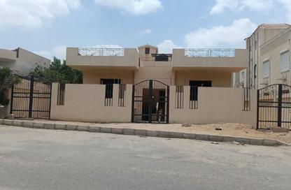 Villa - 6 Bedrooms - 5 Bathrooms for sale in 1st Neighborhood - 1st District East - Shorouk City - Cairo