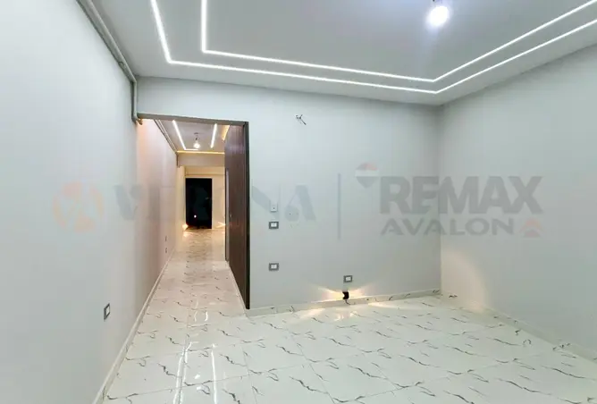 8548131 - Property Image 2