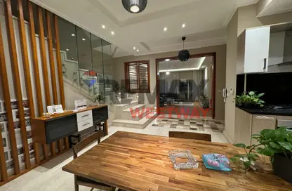 منزل مزدوج - 3 غرف نوم - 4 حمامات للايجار في ذا كراون - طريق مصر اسكندرية الصحراوي - مدينة 6 أكتوبر - الجيزة