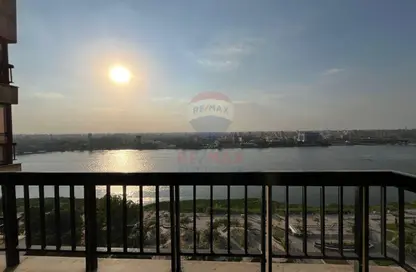 شقة - 3 غرف نوم - 2 حمامات للايجار في شارع كورنيش النيل - العجوزة - الجيزة