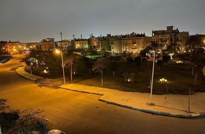 Apartment - 3 Bedrooms - 3 Bathrooms for sale in Ganoob El Acadimia - New Cairo City - Cairo