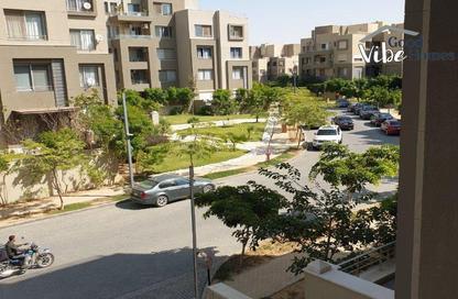شقة - 2 غرف نوم - 2 حمامات للبيع في فيلدج جيت - المستثمرين الجنوبية - مدينة القاهرة الجديدة - القاهرة