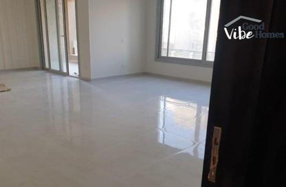 Apartment - 2 Bedrooms - 2 Bathrooms for sale in Palm Hills Village Gate - South Investors Area - New Cairo City - Cairo
