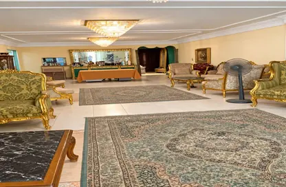 Apartment - 3 Bedrooms - 2 Bathrooms for sale in Cornish El Nile St. - Maadi - Hay El Maadi - Cairo