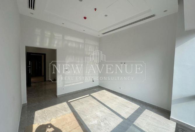 102906356 - Property Image 2