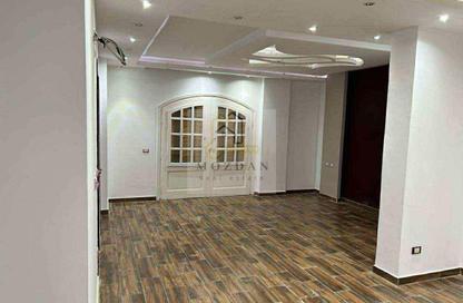Apartment - 3 Bedrooms - 3 Bathrooms for sale in 10th Sector - Zahraa El Maadi - Hay El Maadi - Cairo