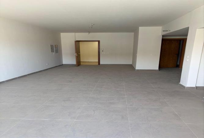 74036789 - Property Image 2