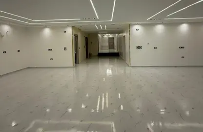 شقة - 4 غرف نوم - 3 حمامات للبيع في شارع عباس العقاد - المنطقة الأولى - مدينة نصر - القاهرة