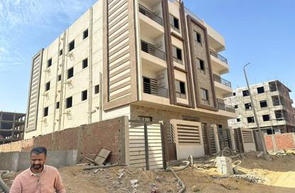 Apartment - 2 Bedrooms - 1 Bathroom for sale in Bait Alwatan - The 5th Settlement - New Cairo City - Cairo
