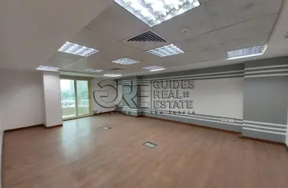 مساحات مكتبية - 8 غرف نوم - 4 حمامات للايجار في شارع محي الدين أبو العز - المهندسين - الجيزة