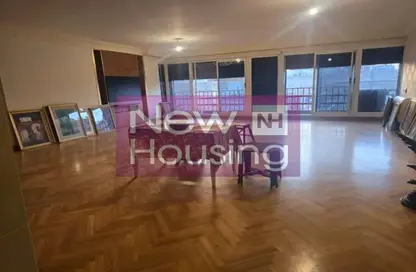 Apartment - 3 Bedrooms - 3 Bathrooms for sale in Zamalek - Cairo