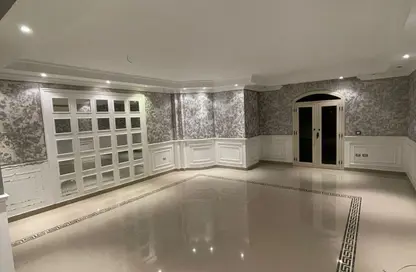 شقة - 3 غرف نوم - 2 حمامات للايجار في شارع 20 - الحي الثاني - التجمع الخامس - مدينة القاهرة الجديدة - القاهرة