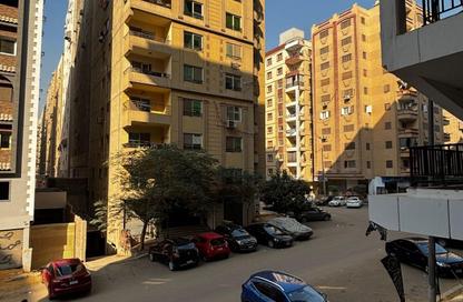 شقة - 3 غرف نوم - 3 حمامات للبيع في طريق المقطم القطاميه - الهضبة الوسطي - المقطم - القاهرة