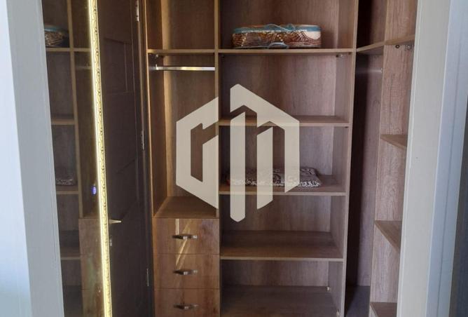 70102790 - Property Image 2