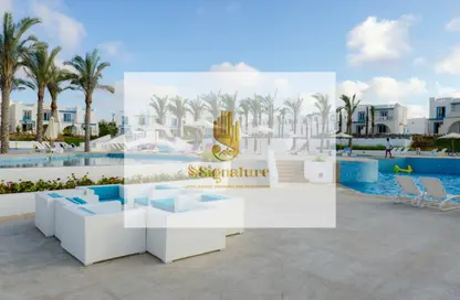 Chalet - 2 Bedrooms - 2 Bathrooms for sale in Mountain View - Ras Al Hekma - North Coast