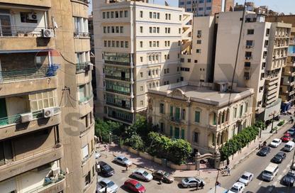 Apartment - 4 Bedrooms - 2 Bathrooms for sale in Garden City St. - Garden City - Cairo