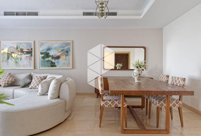 92137007 - Property Image 3