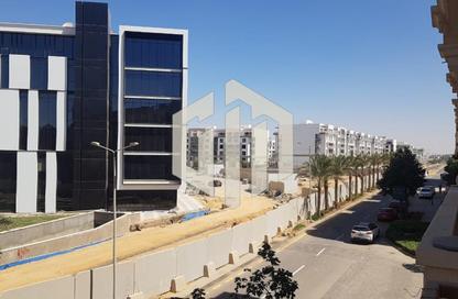 Apartment - 3 Bedrooms - 4 Bathrooms for sale in Centerville - Hyde Park - New Cairo City - Cairo