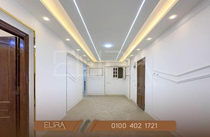 Apartment - 3 Bedrooms - 2 Bathrooms for sale in Gamal Abdel Nasser Road - El Asafra Bahary - Asafra - Hay Than El Montazah - Alexandria
