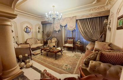 Apartment - 6 Bedrooms - 4 Bathrooms for sale in Smouha - Hay Sharq - Alexandria
