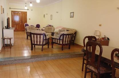 Apartment - 3 - 2 for rent in Hassan Assem St. - Zamalek - Cairo