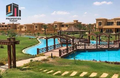 Townhouse - 4 Bedrooms - 4 Bathrooms for sale in Royal Meadows - Sheikh Zayed Compounds - Sheikh Zayed City - Giza