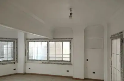 Apartment - 2 Bedrooms - 1 Bathroom for sale in Al Nasr St. - El Laselky - New Maadi - Hay El Maadi - Cairo