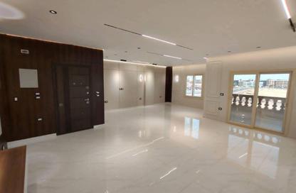Apartment - 3 Bedrooms - 3 Bathrooms for sale in Entertainment District - Obour City - Qalyubia