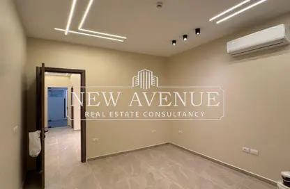 Office Space - 2 Bedrooms - 1 Bathroom for rent in Lake View - 5th Settlement Compounds - The 5th Settlement - New Cairo City - Cairo