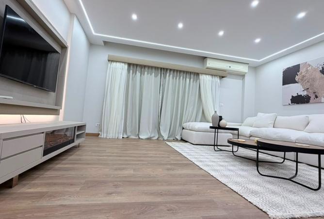 98832406 - Property Image 3