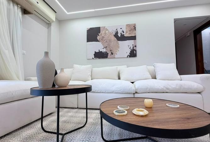 98832406 - Property Main Image