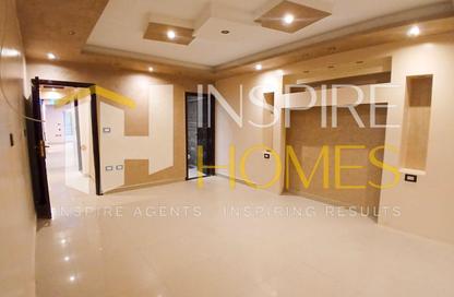 Apartment - 3 Bedrooms - 3 Bathrooms for rent in Laurent - Hay Sharq - Alexandria