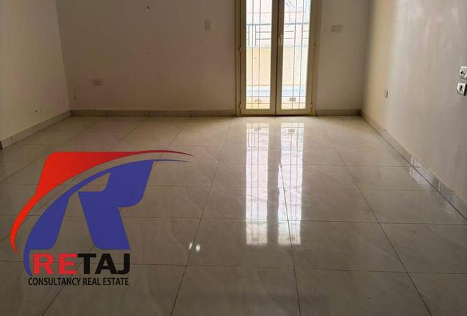 98281015 - Property Image 2