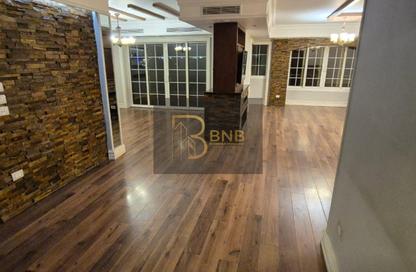 Apartment - 4 Bedrooms - 2 Bathrooms for sale in Moaskar Al Geish St. - 10th Zone - Nasr City - Cairo