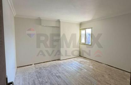 Apartment - 3 Bedrooms - 2 Bathrooms for sale in Muruj - Smouha - Hay Sharq - Alexandria Apartment - 3 Bedrooms - 2 Bathrooms for sale in Muruj - Smouha - Hay Sharq - Alexandria